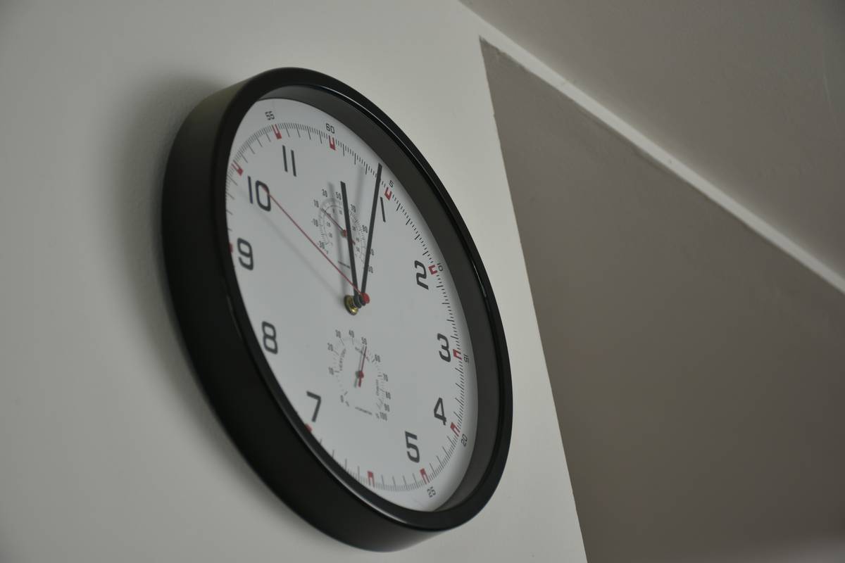 Wall Clock DIY Large: 7 Proven Tips to Avoid Costly Mistakes